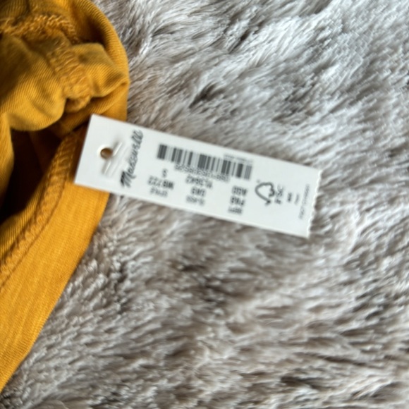 V neck shirt - Picture 2 of 3